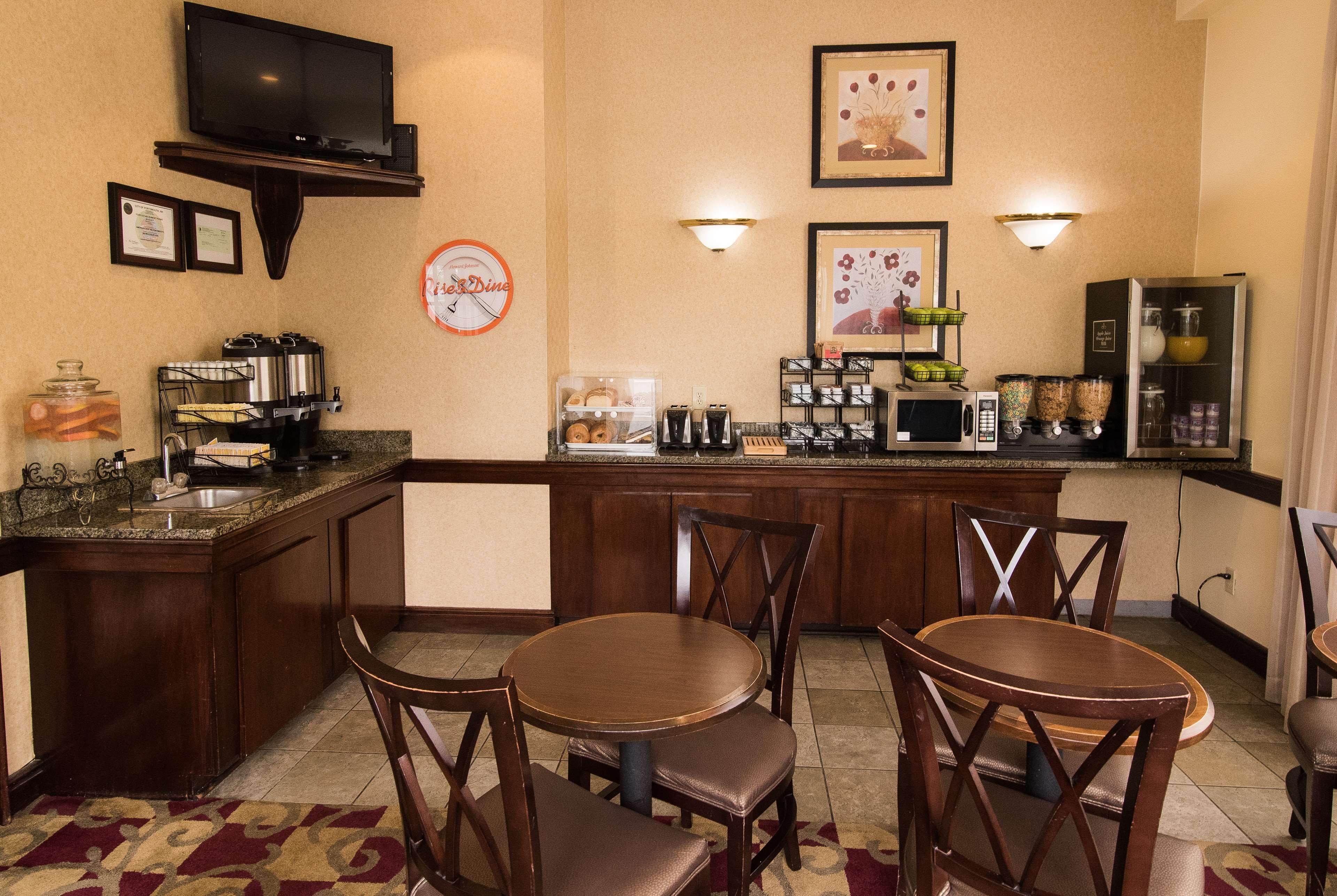 Howard Johnson By Wyndham Portsmouth Extérieur photo