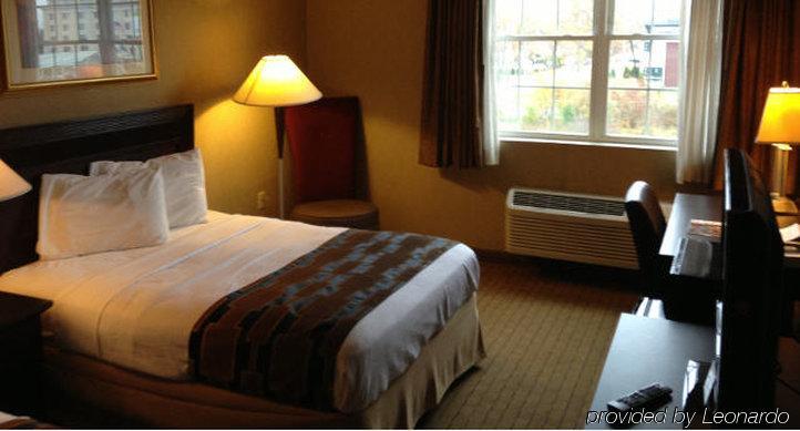 Howard Johnson By Wyndham Portsmouth Extérieur photo