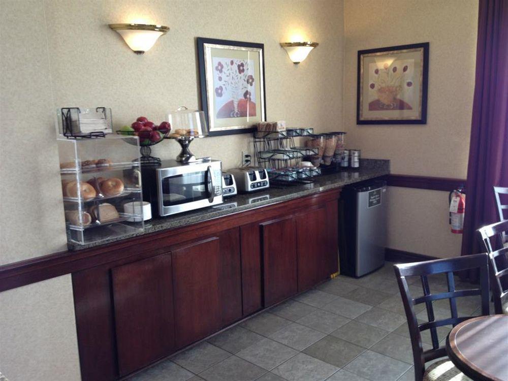 Howard Johnson By Wyndham Portsmouth Extérieur photo