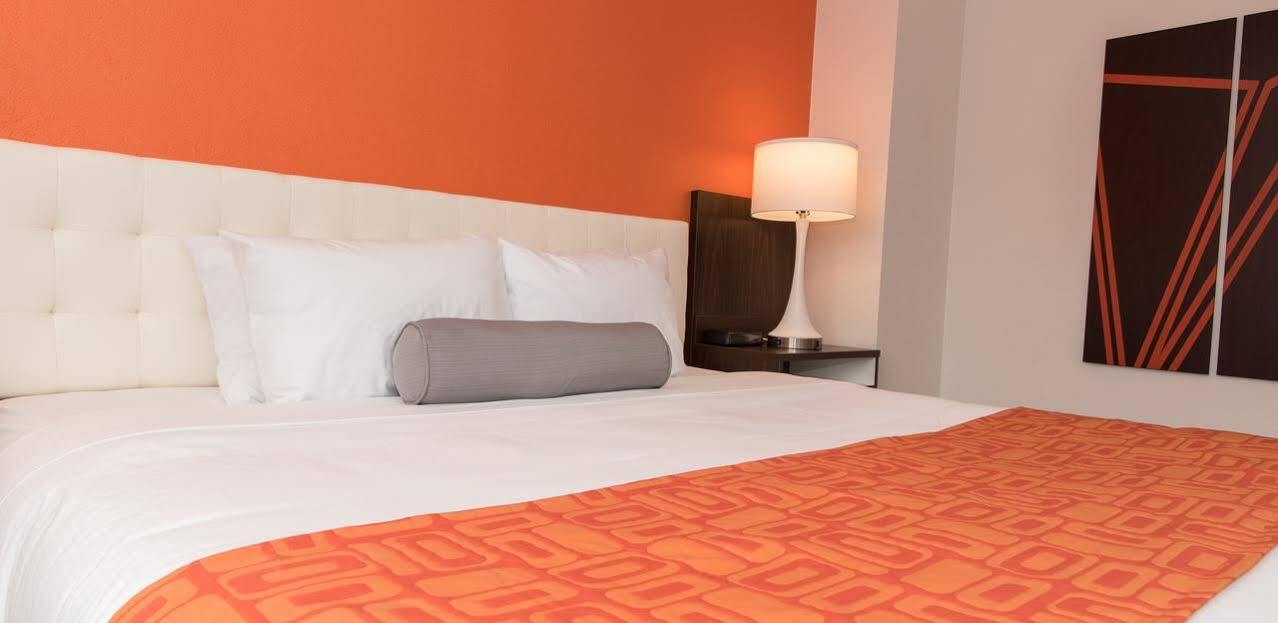 Howard Johnson By Wyndham Portsmouth Extérieur photo
